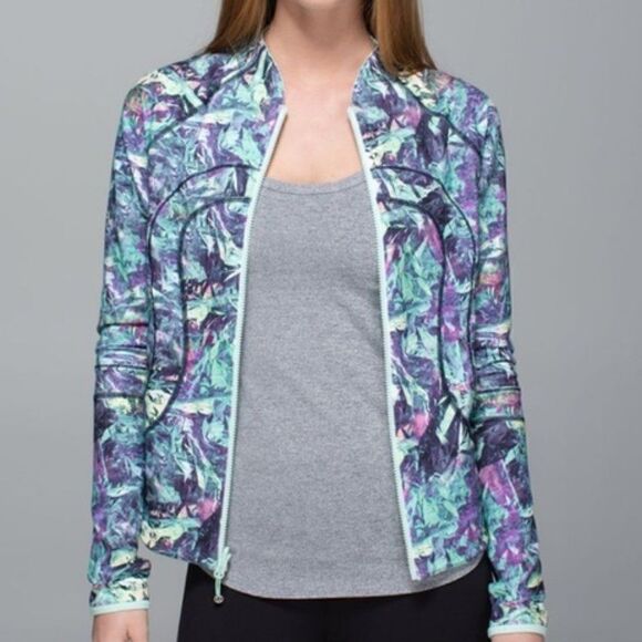 Lululemon Find Your Bliss Reversible Jacket in Vintage Green - Picture 1 of 12